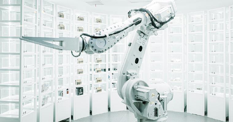 Robot in the laboratory